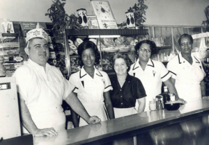 Izzys and Rose with Waitresses at Elm Street